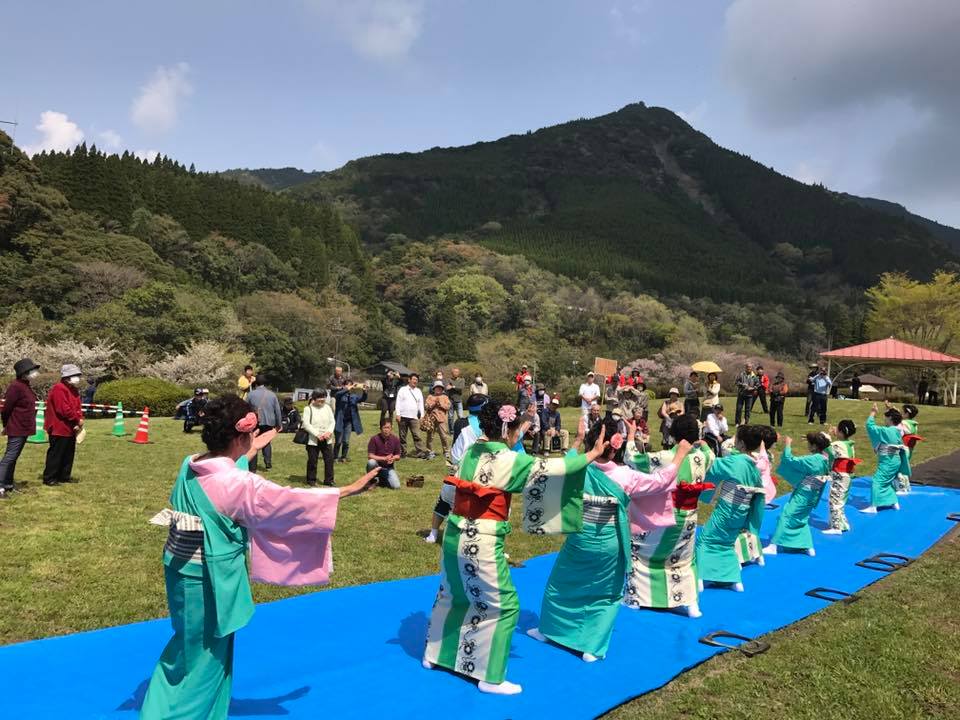 しゃくなげ苗木の配布＠椎八重公園