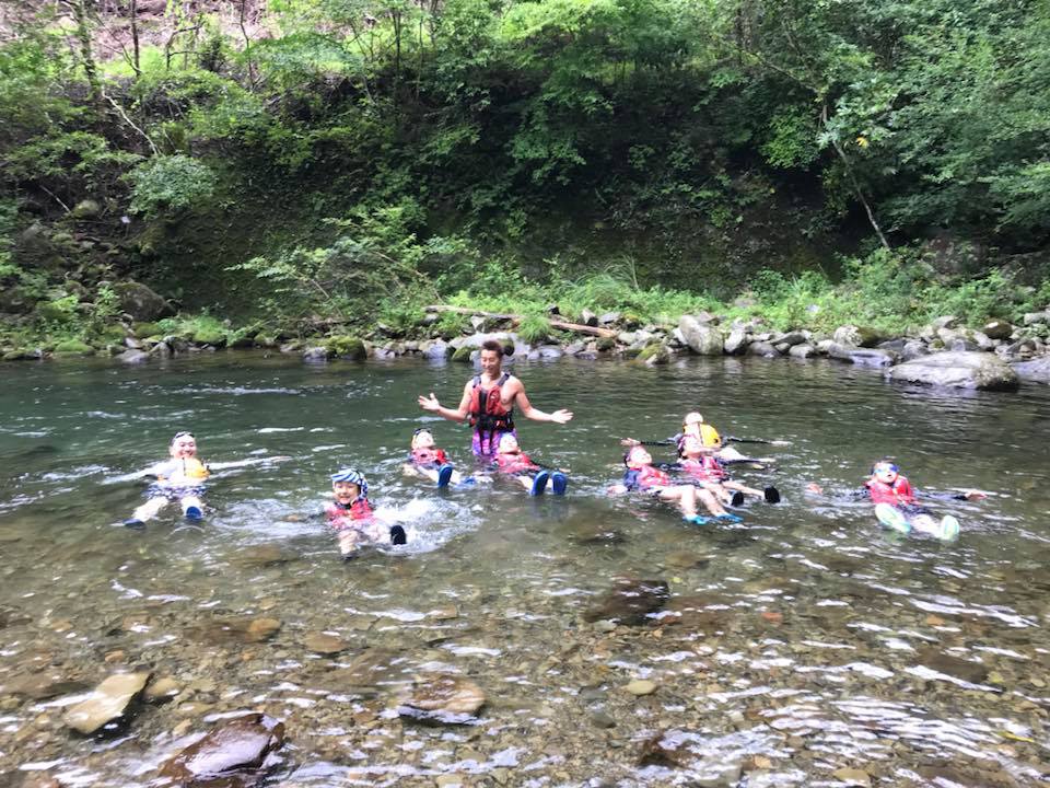 雨の川遊び安全教室