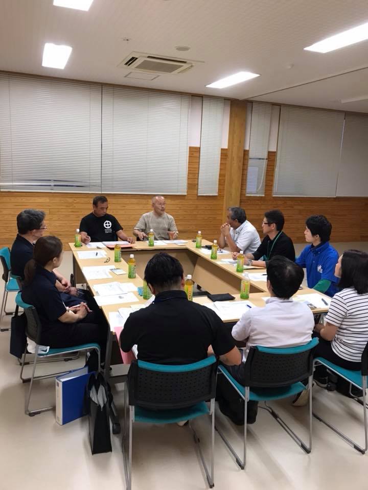 三股町商工会地場産品部会幹事と三股町地域雇用創造協議会との会議